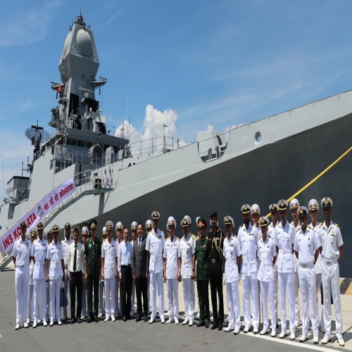 Tàu Hải quân Ấn Độ INS Kiltan thăm TP HCM